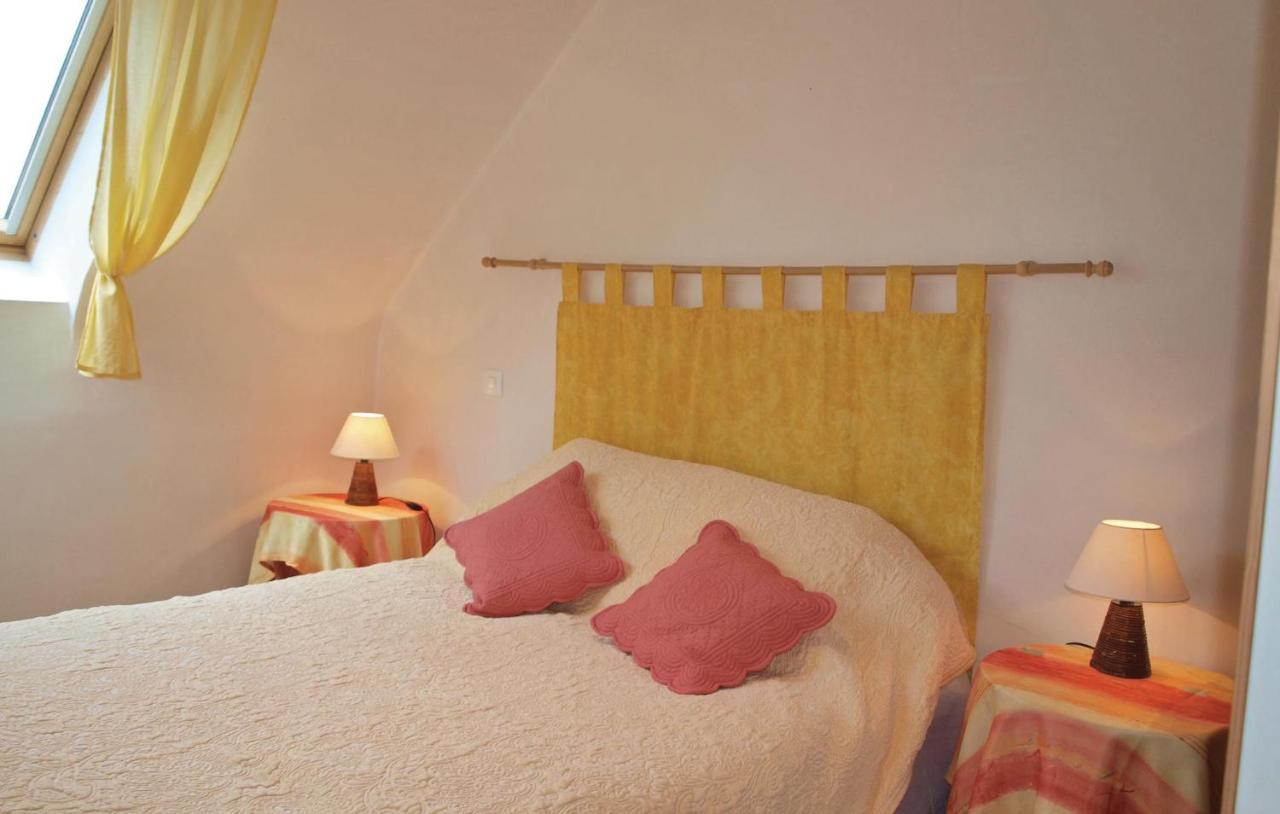 2 Bedroom Nice Home In Plestin Les Greves Esterno foto