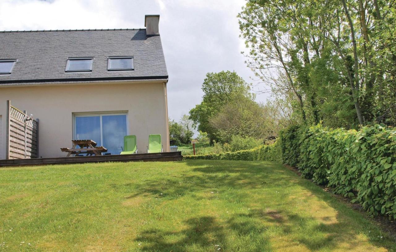 2 Bedroom Nice Home In Plestin Les Greves Esterno foto