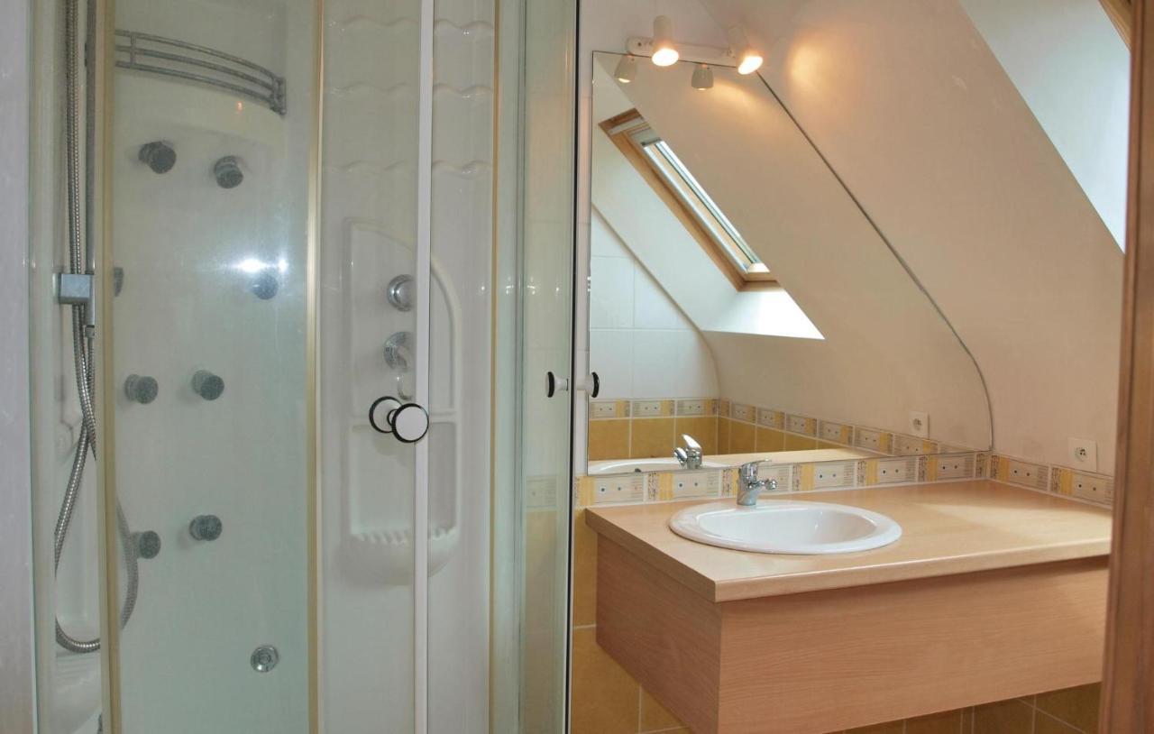 2 Bedroom Nice Home In Plestin Les Greves Esterno foto